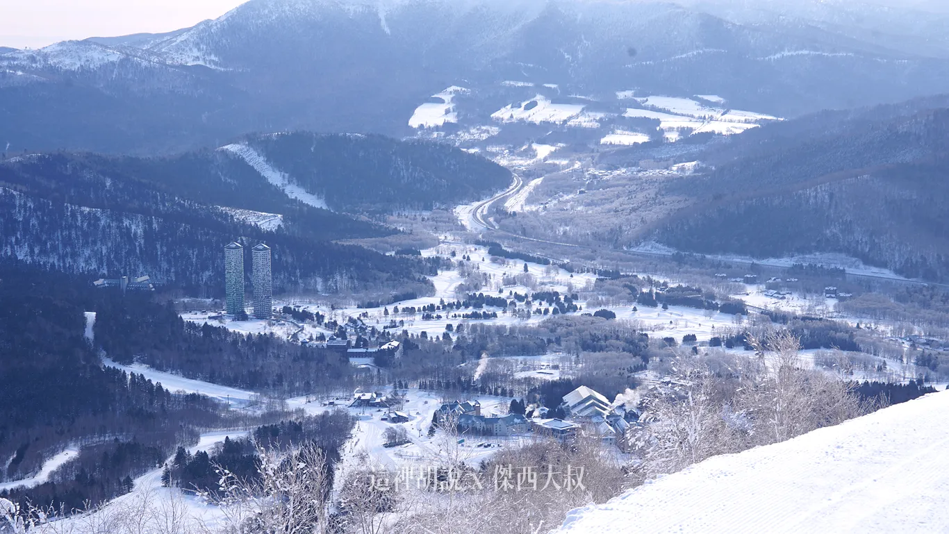 可以遠調整個園區,比較明顯的兩棟建築物是THE TOWER 可以遠調整個園區,比較明顯的兩棟建築物是THE TOWER