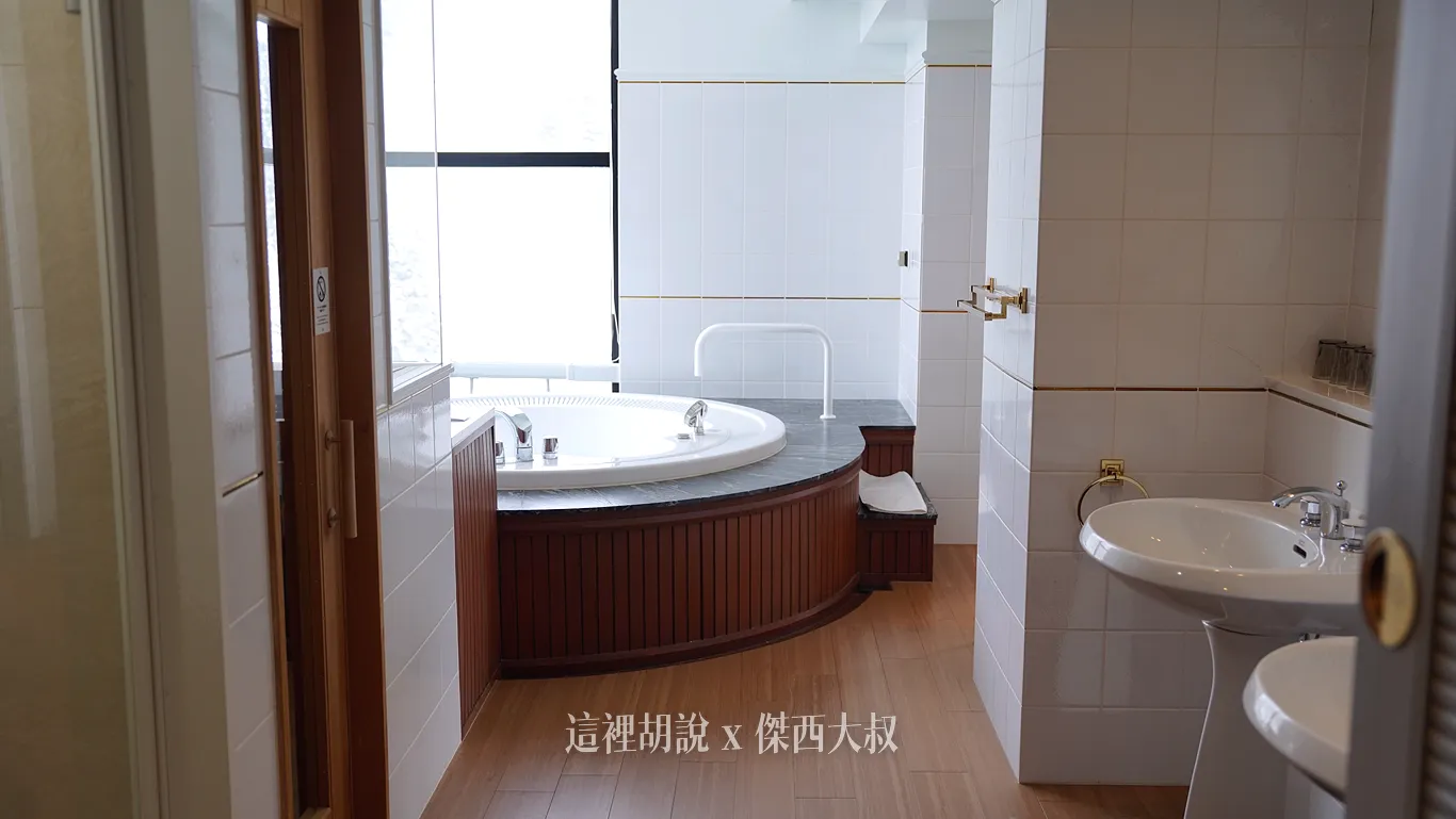 整棟RISONARE 都配有按摩浴缸