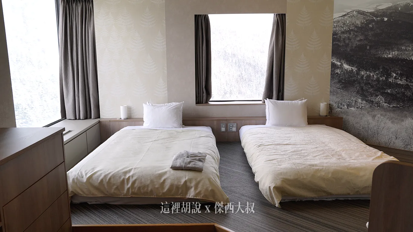 星野TOMAMU度假村｜ RISONARE 全館唯一「滑雪套房」開箱 滑雪愛好者打造的極致空間 官網限定：滑雪套房起居區