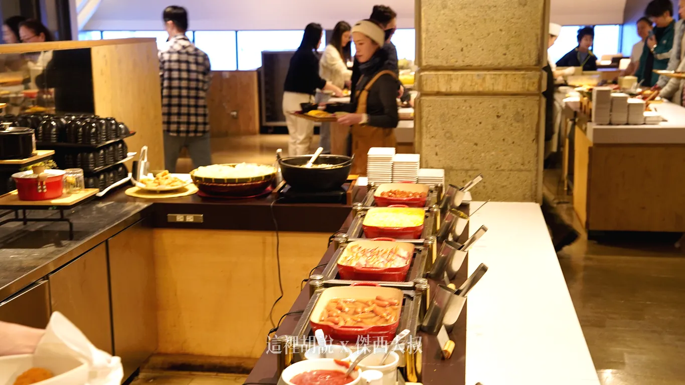 除了熱門的玉子燒之外，還有早餐常見的培根、熱狗等等