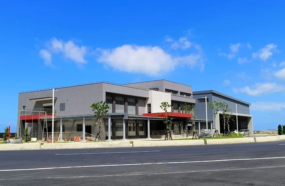 新消防西站施工期間每季進行生態監控，並採用低噪音低振動機具，保護生態不受施工影響。