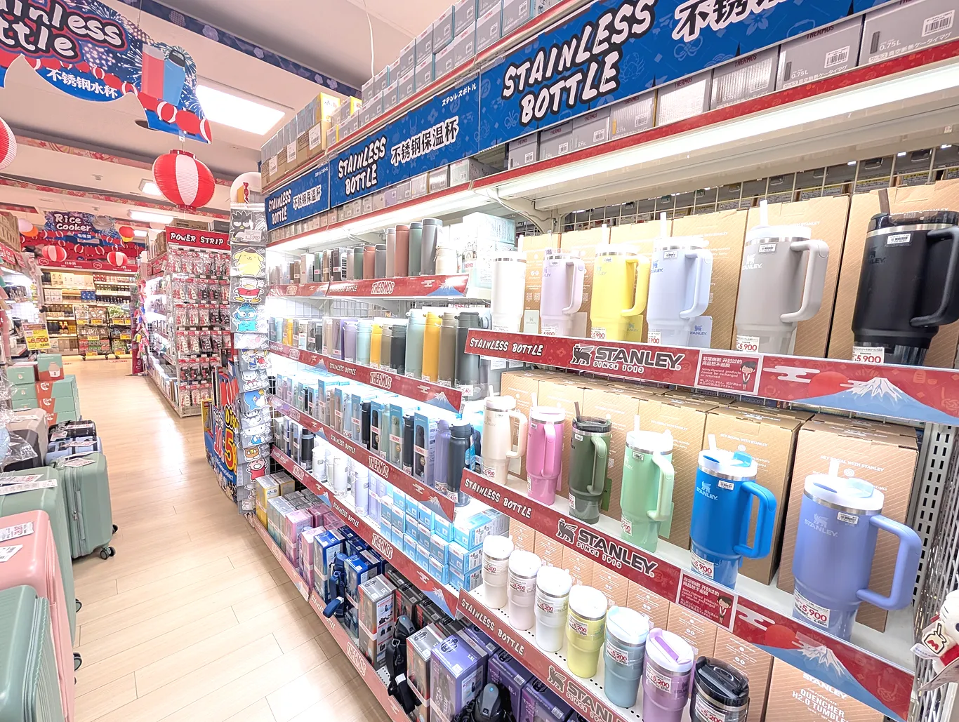 北海道 BicCamera Select 札幌狸小路店 新店正式開幕 開箱店內販售商品：店內陳設