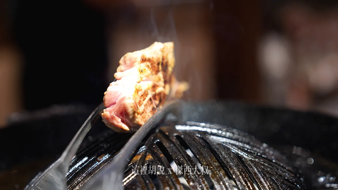成吉思汗烤肉 大黑屋 札幌1號店 裝潢乾淨整潔 親子友善 招牌拼盤 四種部位一次滿足：羊小排