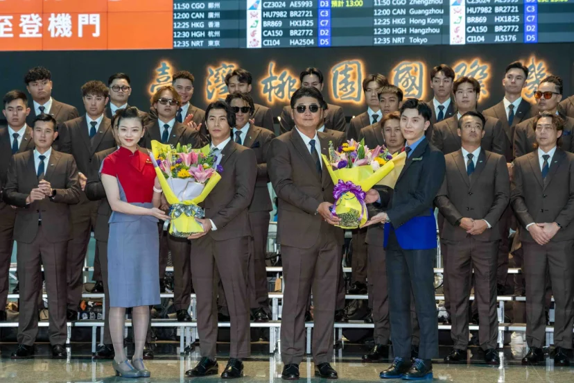 華航以包機陪通 Team Taiwan 台灣代表隊 奮勇前行 出發日本迎戰經典賽 - 這裡胡說 JL TALKS