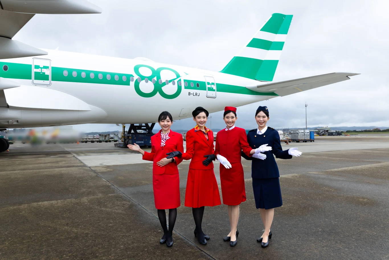 國泰航空80周年首架特別塗裝客機抵台　「同心飛躍八十年」周年慶祝活動正式在台展開（相關安全措施已完備且經特別許可拍攝）圖/國泰航空