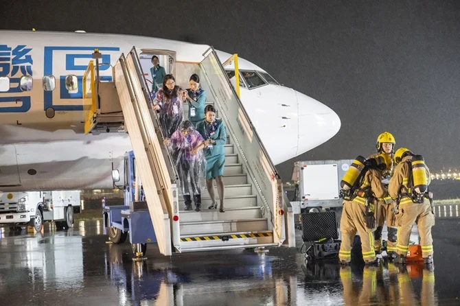 香港機場進行飛機事故及救援演習  測試緊急事故應變能力 - 這裡胡說 JL TALKS