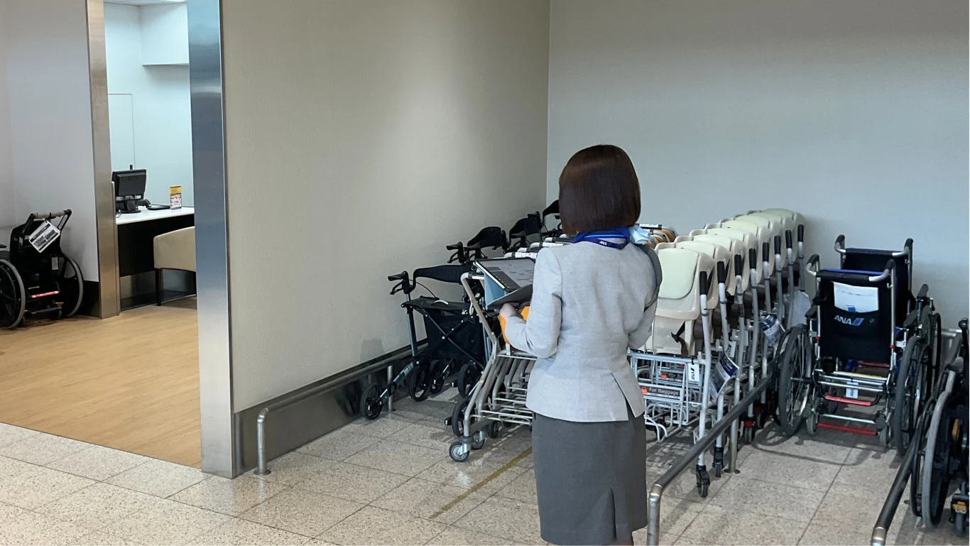 ANA 大阪機場透過 Beacapp Tag 手推車位置位置視覺化 每年減少 2,312 小時尋找時間：在 95 台輪椅、嬰兒車等安裝小型 Beacon 終端設備，實現即時位置視覺化