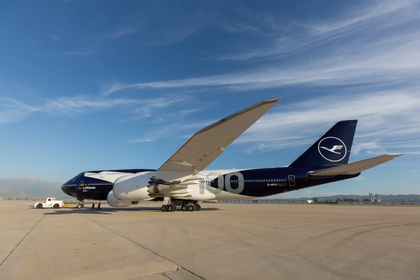 漢莎航空第六台超大鶴鳥紀念塗裝 747-8 慶祝成立 100 週年 - 這裡胡說 JL TALKS 漢莎航空第六台超大鶴鳥紀念塗裝 747-8 慶祝成立 100 週年 - 這裡胡說 JL TALKS