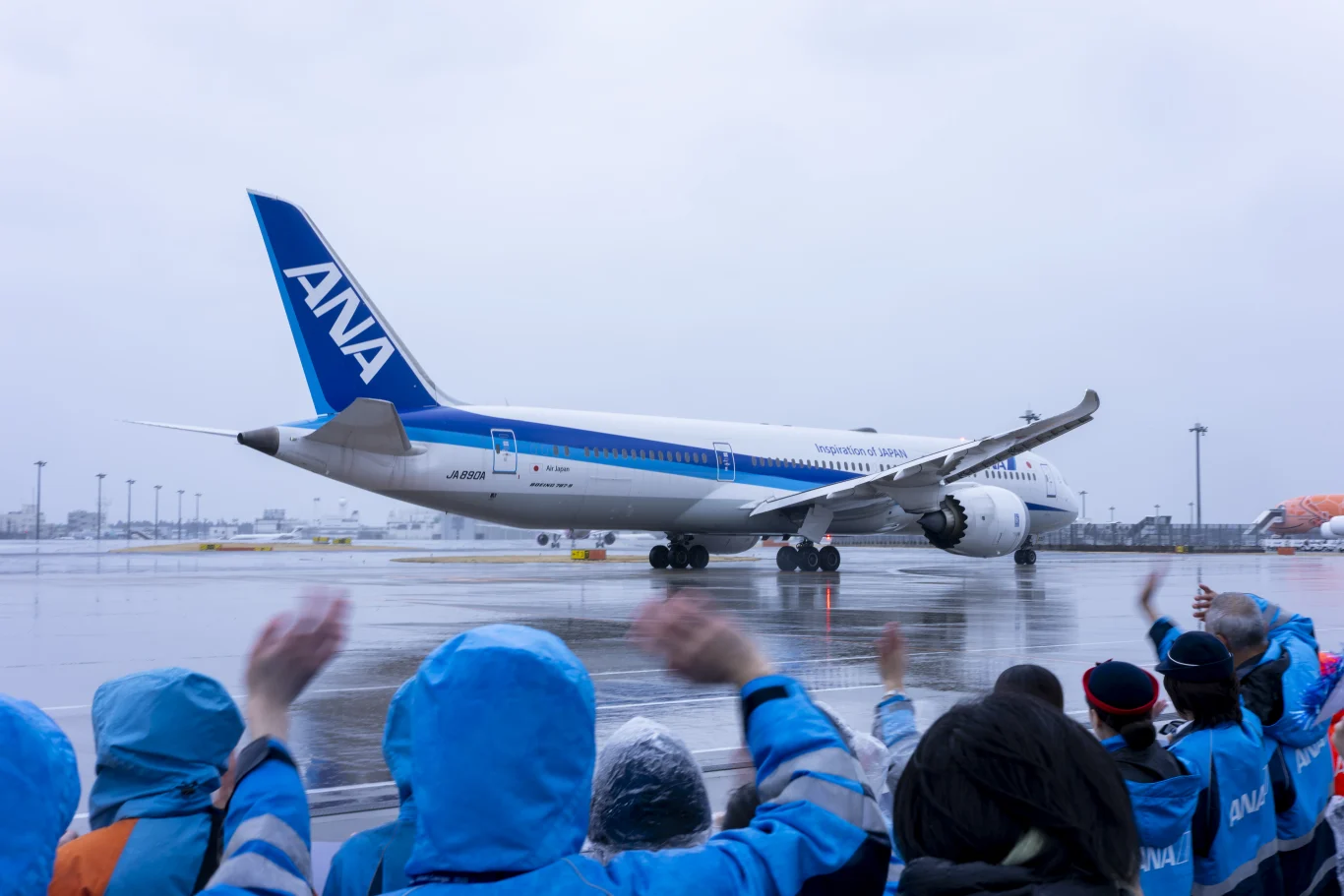 全日本空輸 (ANA) 慶祝國際定期航班開航 40 週年 - 這裡胡說 JL TALKS