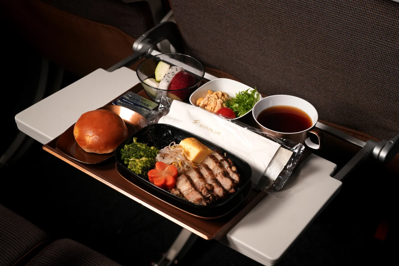 Airline Ratings 2026 星宇航空榮獲「最佳航空第五名」 「全球最佳機上餐飲」 - 這裡胡說 JL TALKS Airline Ratings 2026 星宇航空榮獲「最佳航空第五名」 「全球最佳機上餐飲」 - 這裡胡說 JL TALKS