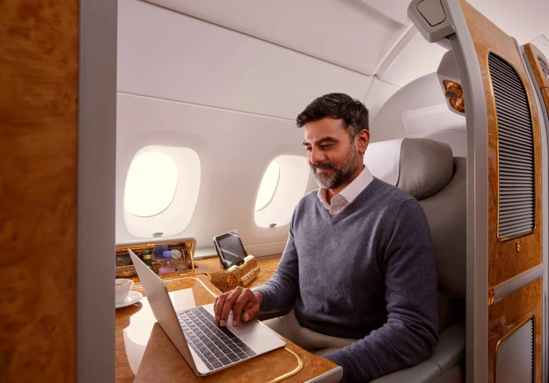 阿聯酋航空 A380 搭載全球首創星鏈 (Starlink) Wi-Fi 飛抵杜拜 提升飛機客艙新體驗 - 這裡胡說 JL TALKS