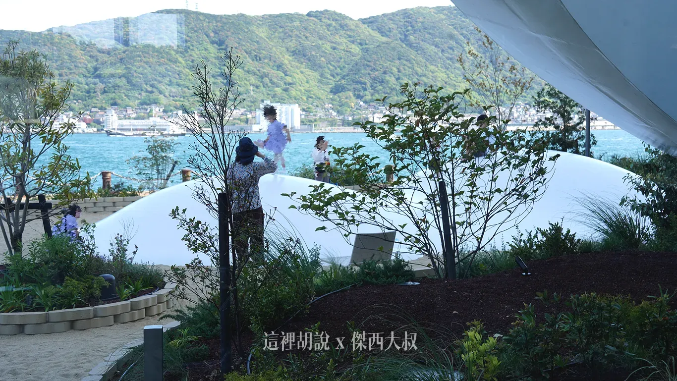 兒童遊樂設施也是以河豚為概念 兒童遊樂設施也是以河豚為概念