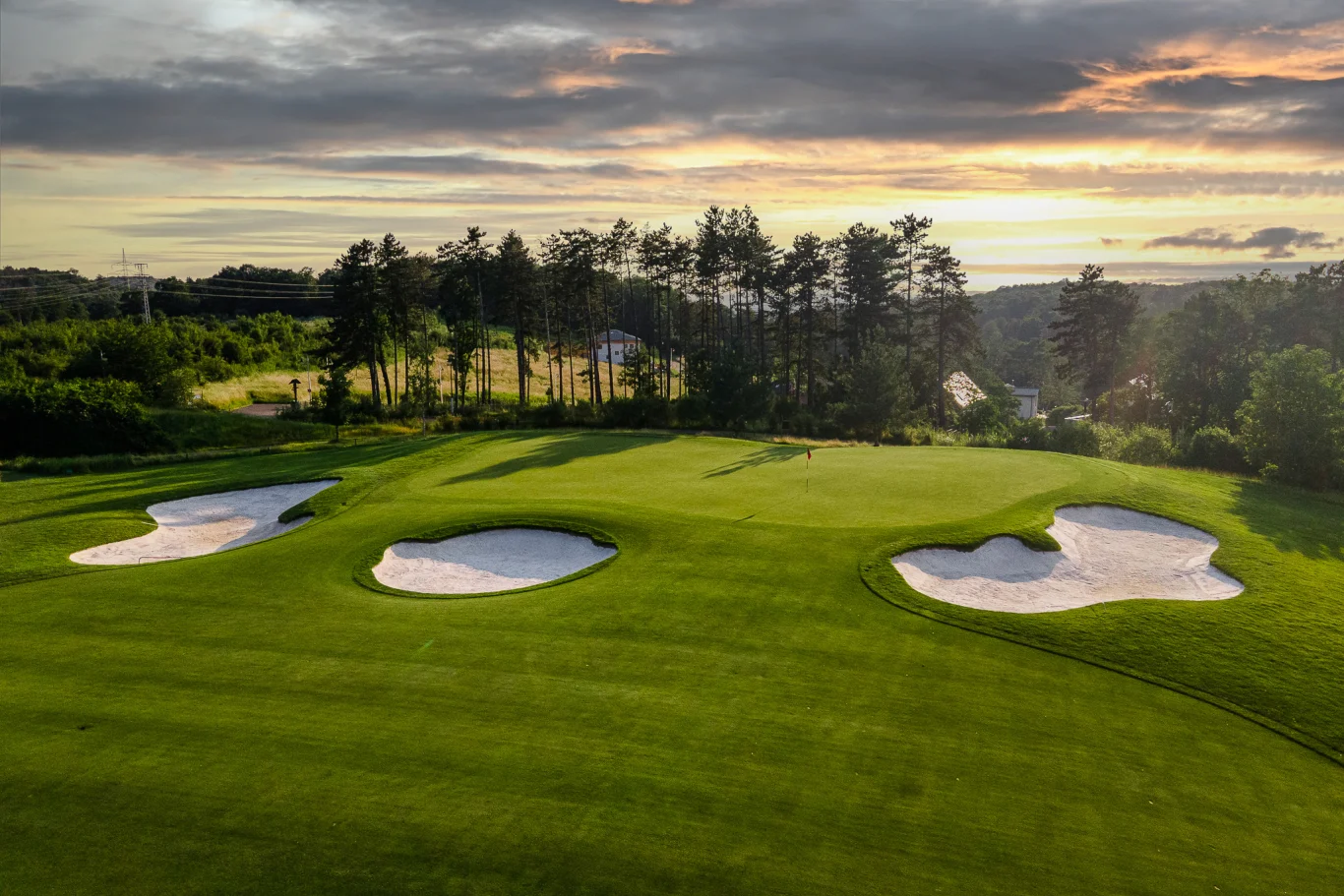 被譽為歐洲頂級場地之㇐的Albatross Golf Resort