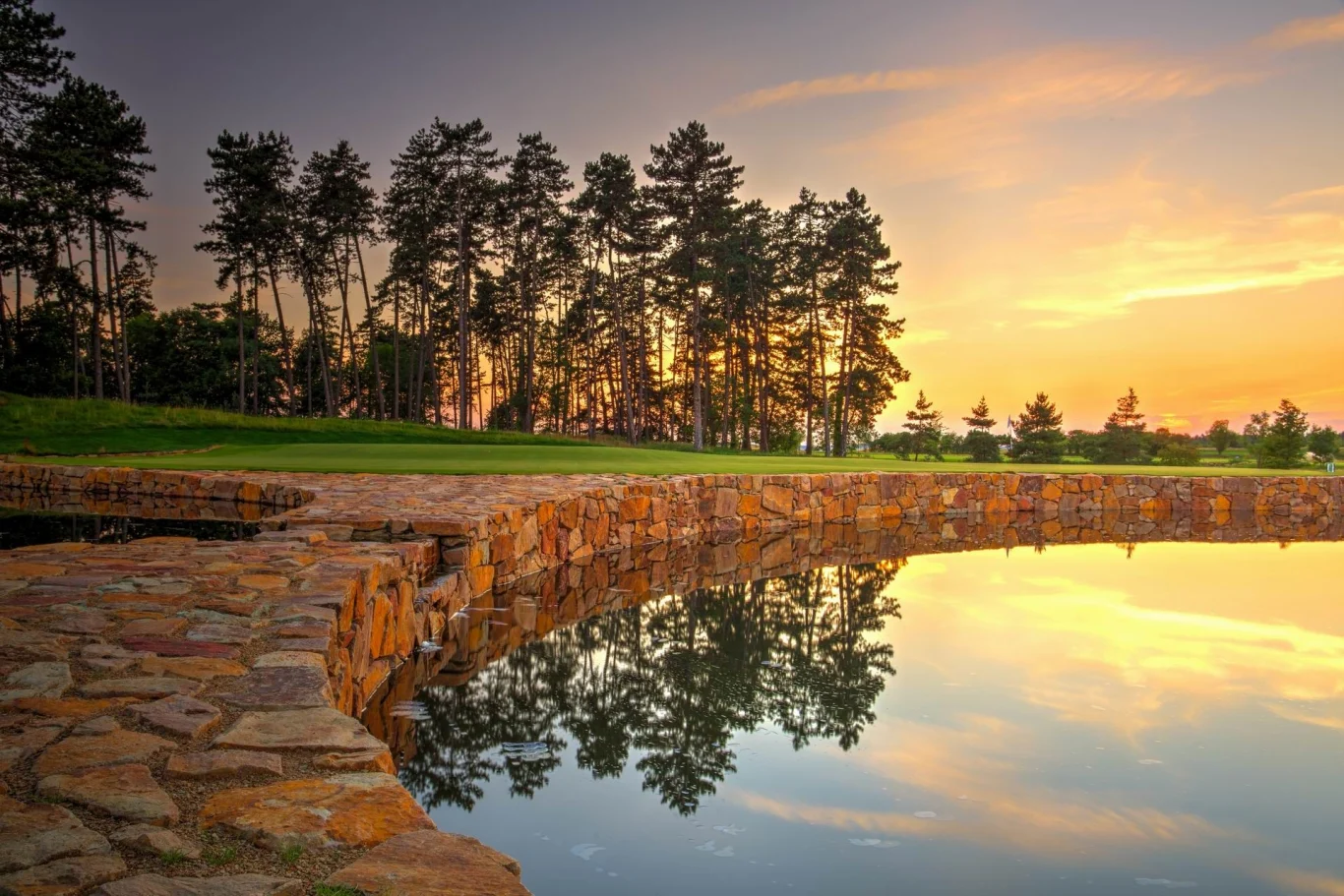 被譽為歐洲頂級場地之㇐的Albatross Golf Resort
