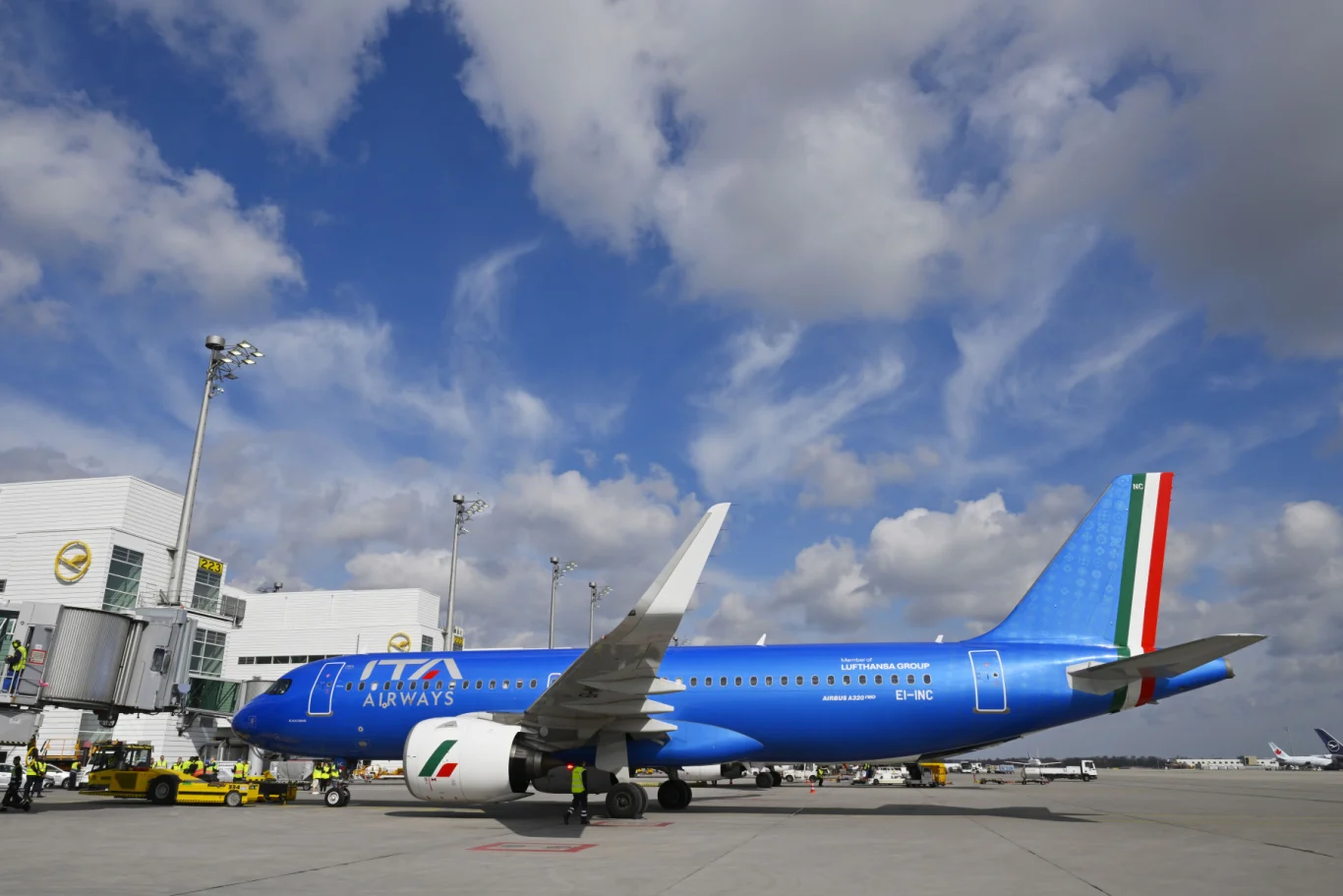 漢莎航空行使選擇權 收購義大利航空 (ITA Airways) 過半股權:階段性股權收購與全面整合計畫 漢莎航空行使選擇權 收購義大利航空 (ITA Airways) 過半股權:階段性股權收購與全面整合計畫