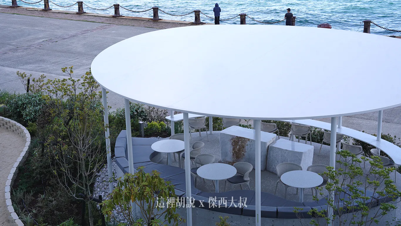 RISONARE 下關住宿開箱:戶外區 必訪波浪露台、河豚主題泳池與絕美海景 融入關門海峽地景的弧線之美與永續設施解析:河豚海灘 RISONARE 下關住宿開箱:戶外區 必訪波浪露台、河豚主題泳池與絕美海景 融入關門海峽地景的弧線之美與永續設施解析:河豚海灘
