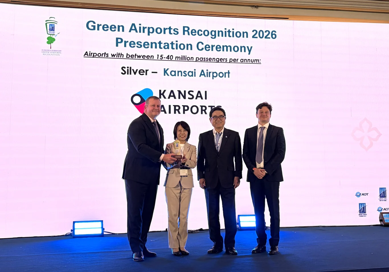 關西國際機場強化氣候韌性，榮獲 Green Airports Recognition 銀獎殊榮 - 這裡胡說 JL TALKS