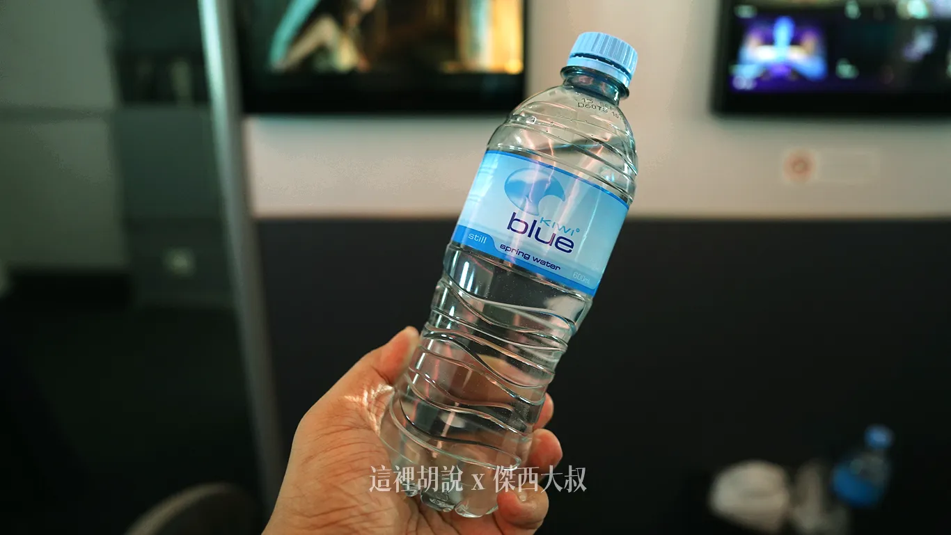 分區照片開箱：紐西蘭航空 豪華經濟艙 787-9 最新客艙產品設計 硬體篇：豪華經濟艙備品