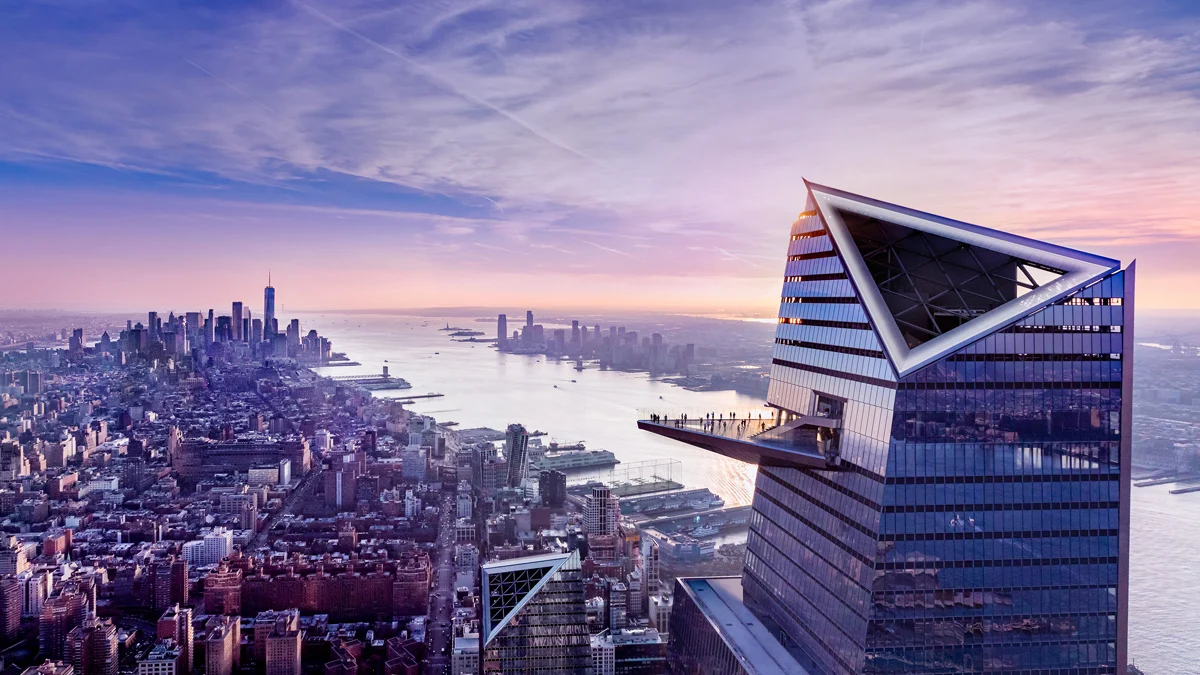 Edge NYC 為西半球最高戶外觀景台，提供全天候沉浸式室內體驗。