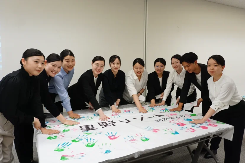 【星野集團】45 名新進員工按壓「誓約手印」表達決心，2026 年 6 月入社典禮正式舉行 - 這裡胡說 JL TALKS