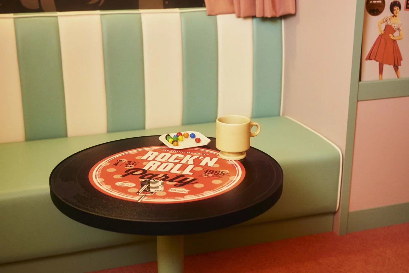 【1955東京灣】化身1950年代巨星!全新概念客房「50s Stardom Room」,〜由化妝間與舞台區構成的新客房:閃耀登場的舞台主題空間 【1955東京灣】化身1950年代巨星!全新概念客房「50s Stardom Room」,〜由化妝間與舞台區構成的新客房:閃耀登場的舞台主題空間