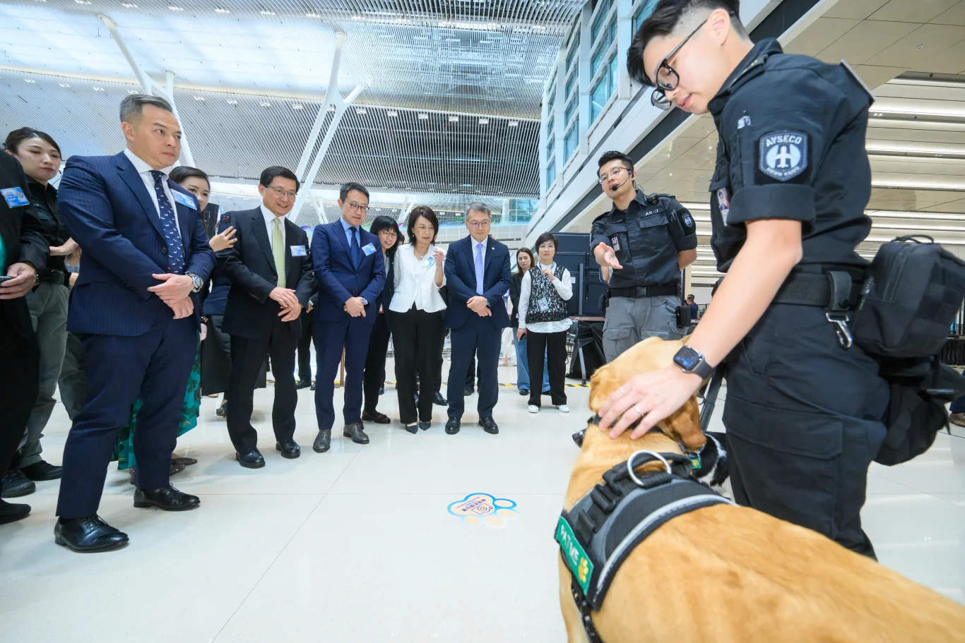 香港機場保安犬隻行動小組成立五週年 多方合作提升航空安全：跨部門協作演練示範 展現搜索犬守護實力