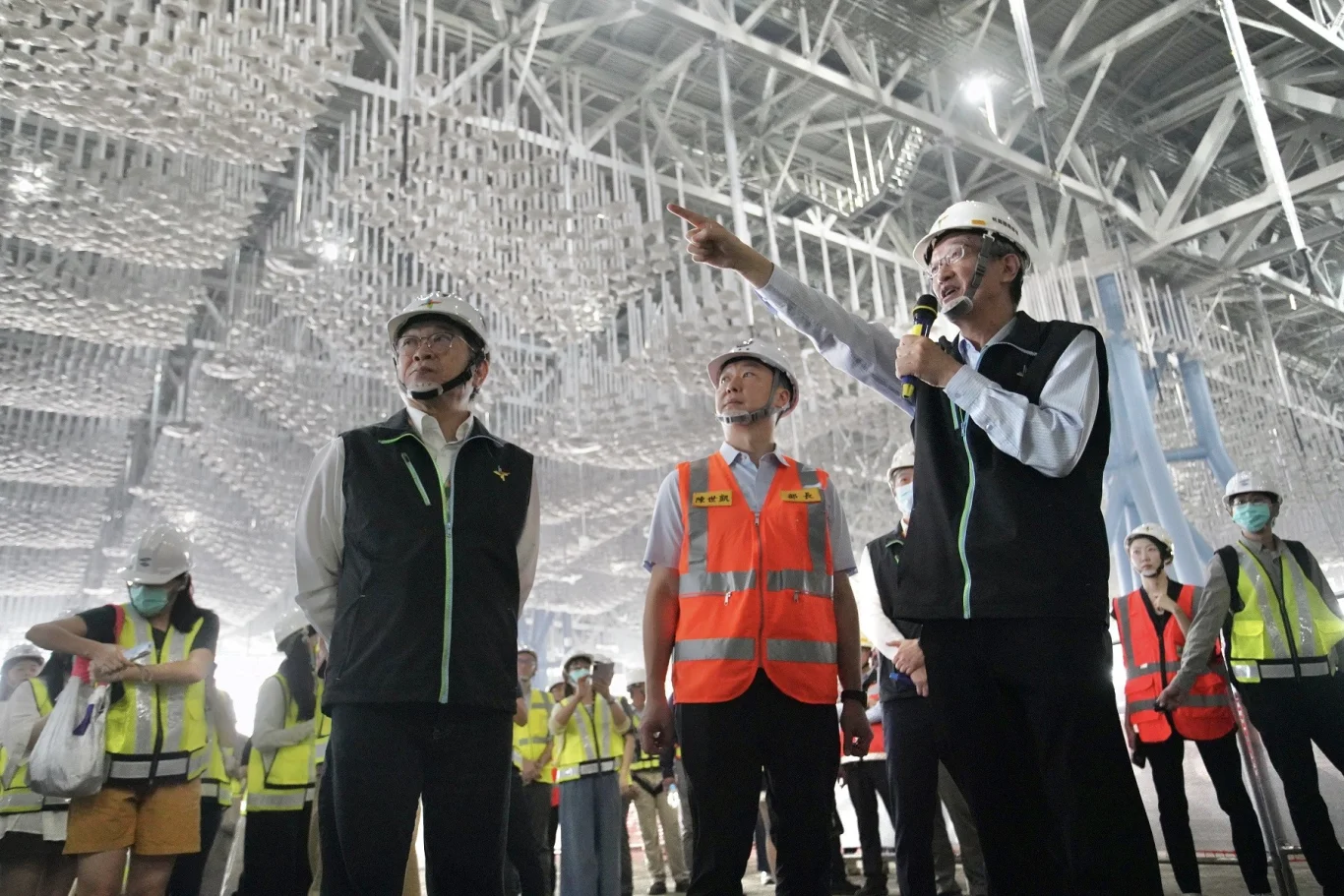 交通部長陳世凱視察第三航廈 期許桃園機場成為東亞樞紐機場 - 這裡胡說 JL TALKS 交通部長陳世凱視察第三航廈 期許桃園機場成為東亞樞紐機場 - 這裡胡說 JL TALKS