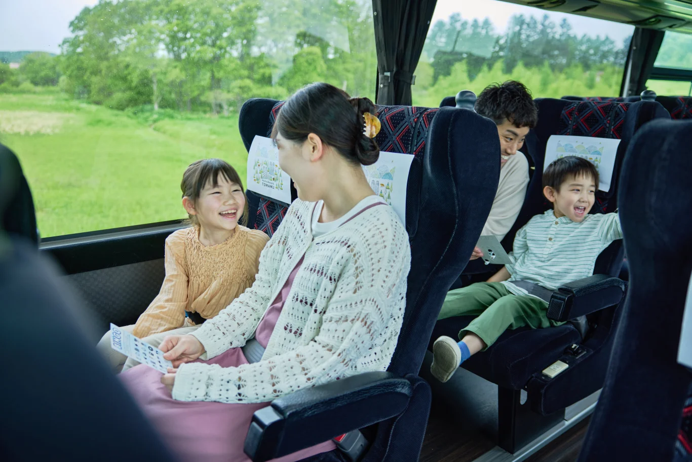 星野集團 TOMAMU 推出親子專用巴士「TOMAMU Fami Fami Bus」首度運行 - 這裡胡說 JL TALKS