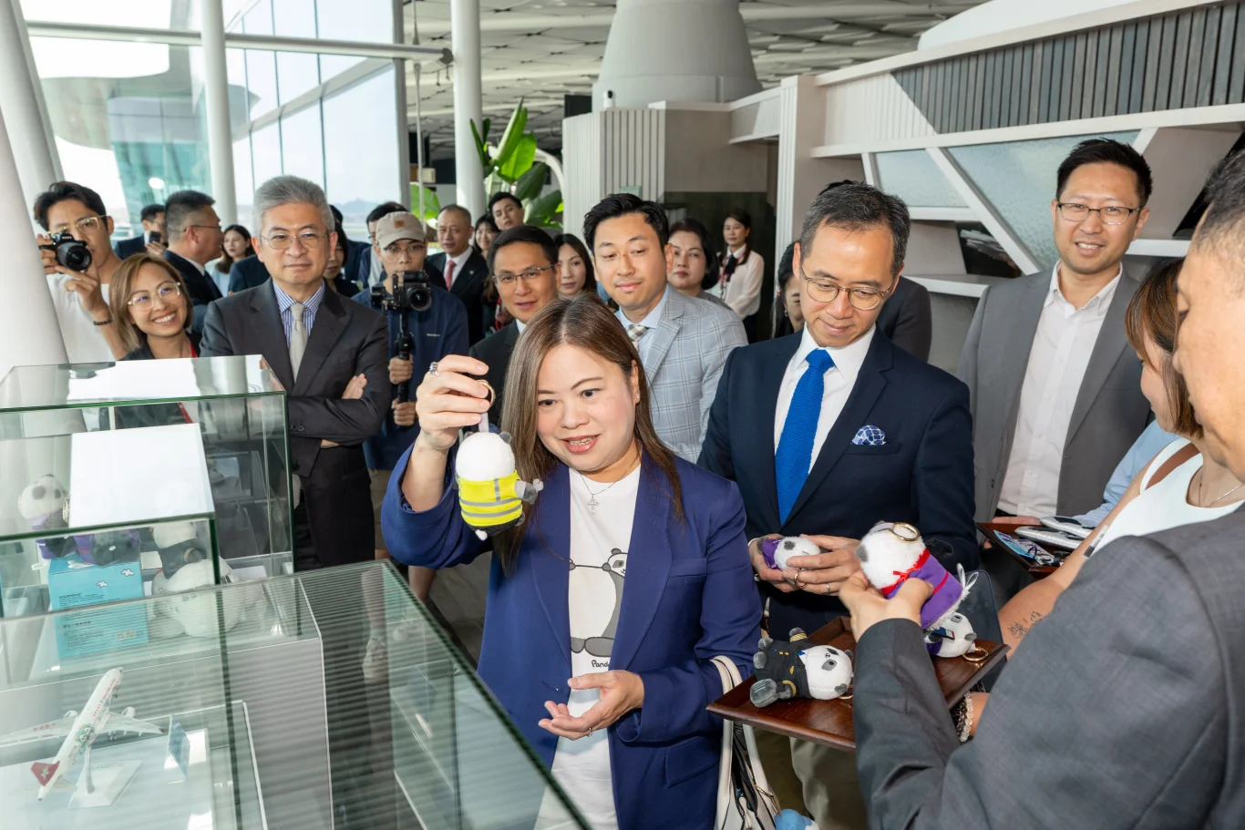 香港航空 X 海洋公園 Panda Friends 彩繪客機全面升級：全方位沉浸式體驗 由登機一刻起展開的大熊貓之旅