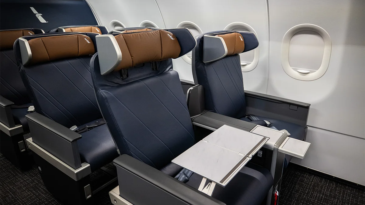 改裝後的空中巴士 A319 與 A320 客機配備更多附隱私翼的高級座位、額外收納空間，以及兩張飲品托盤。