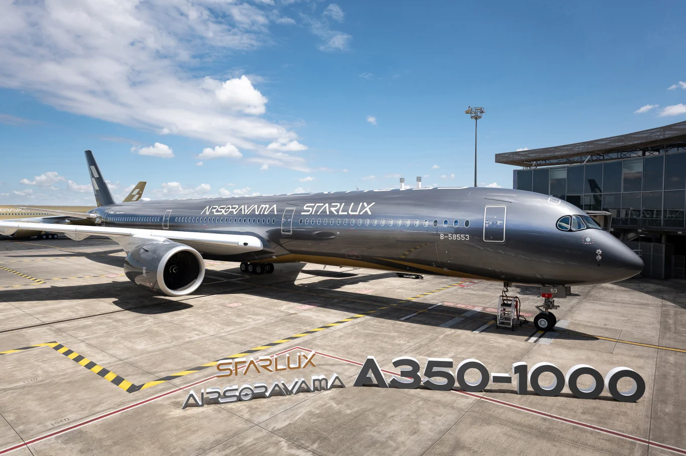 當天空成為美術館 星宇航空再次突破極限:全球當代藝術機 AIRSORAYAMA 空山銀正式誕生 - 這裡胡說 JL TALKS 當天空成為美術館 星宇航空再次突破極限:全球當代藝術機 AIRSORAYAMA 空山銀正式誕生 - 這裡胡說 JL TALKS