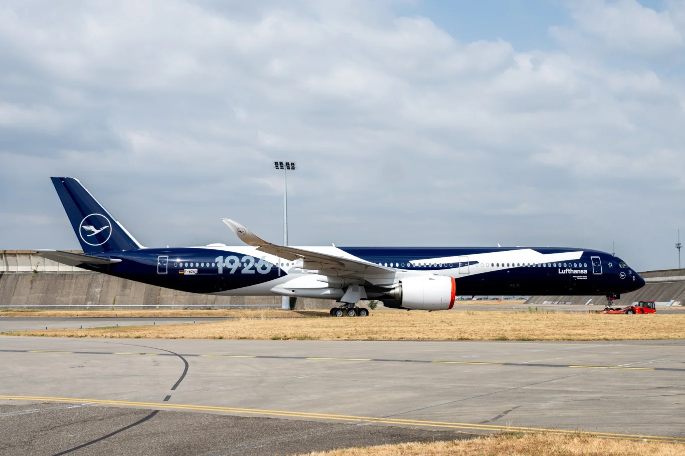 漢莎航空首架空中巴士 A350-1000 亮相，配備 100 週年特別塗裝 - 這裡胡說 JL TALKS