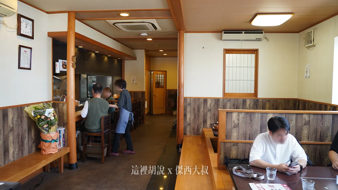 店面位置並沒有太大,看的出來是壽司店的格局 店面位置並沒有太大,看的出來是壽司店的格局