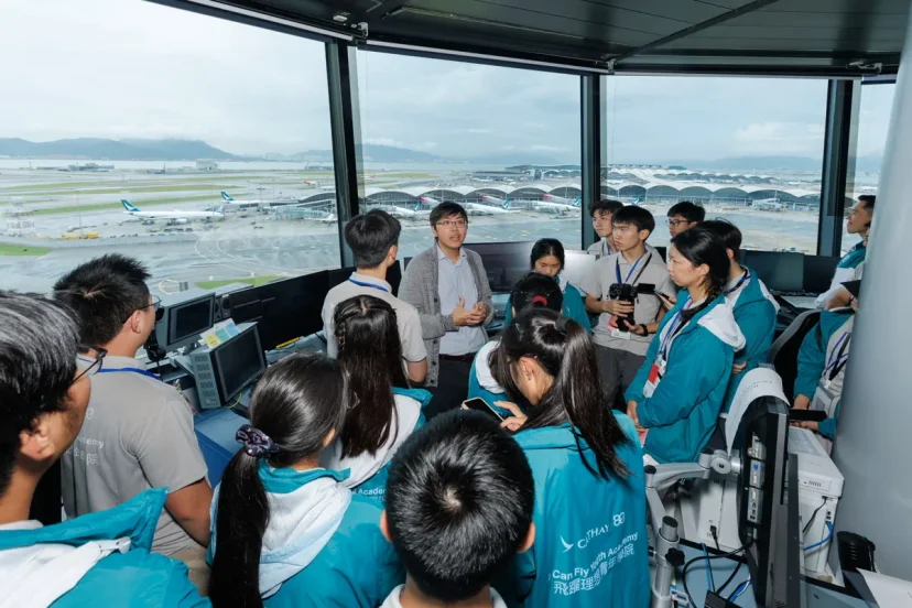 國泰「飛躍理想青年學院」80 名學員畢業 培育香港與中國大陸航空人才 - 這裡胡說 JL TALKS