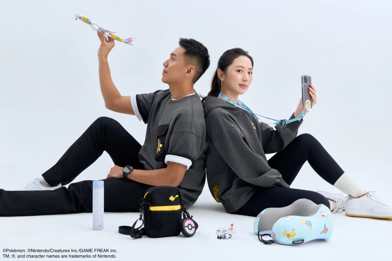 寶可夢迷衝了!華航「皮卡丘彩繪機 CI2」全新聯名商品登場 限量模型機、飛行夾克 - 這裡胡說 JL TALKS 寶可夢迷衝了!華航「皮卡丘彩繪機 CI2」全新聯名商品登場 限量模型機、飛行夾克 - 這裡胡說 JL TALKS