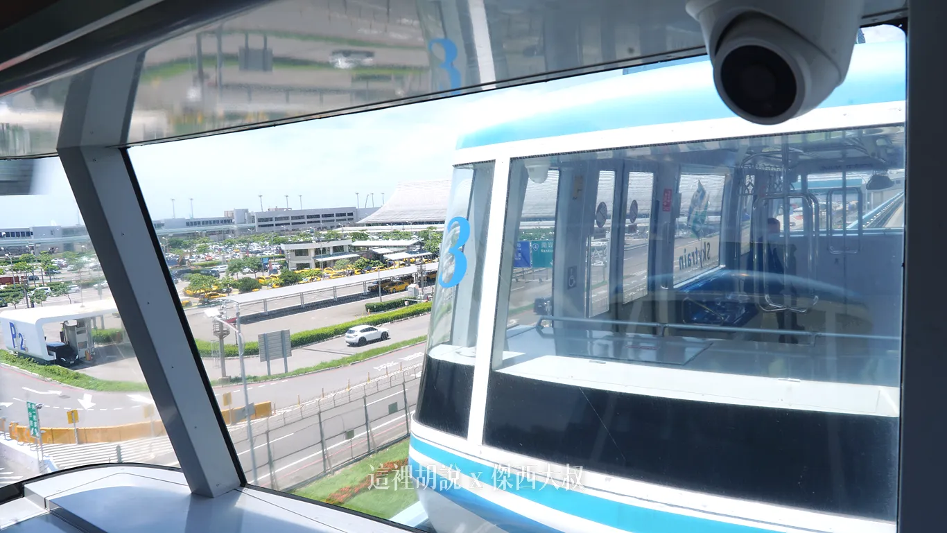 目前電車還是維持兩節車廂的營運 目前電車還是維持兩節車廂的營運