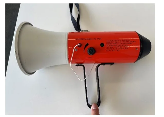 圖3 B機配備之同型號擴音器（輸出功率：2W）