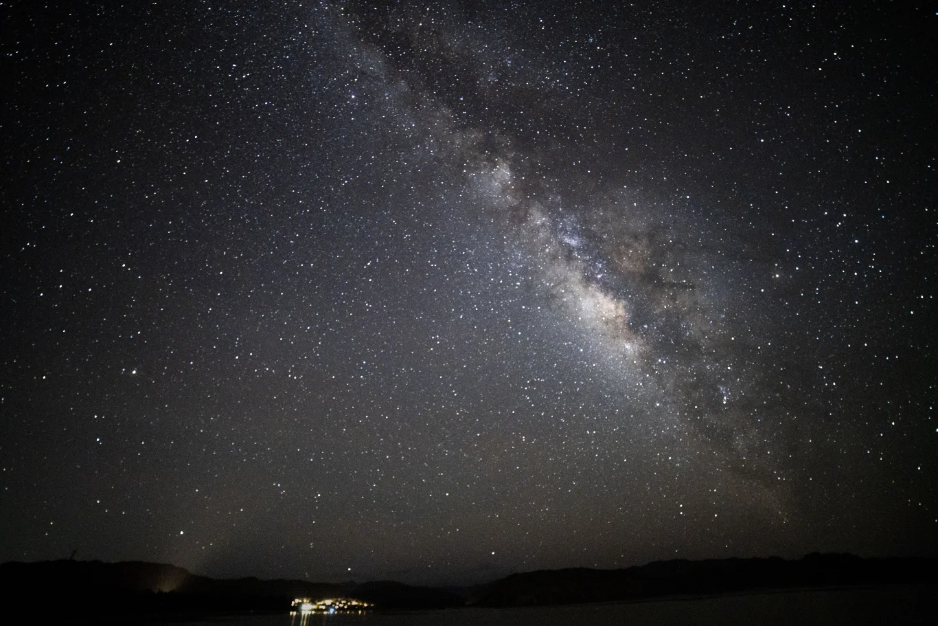 西表島極致璀璨的夜間星空。