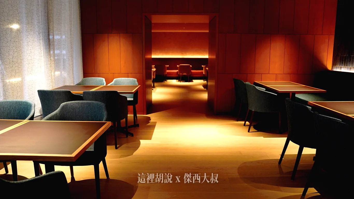 OMO DINING餐廳內的椅子