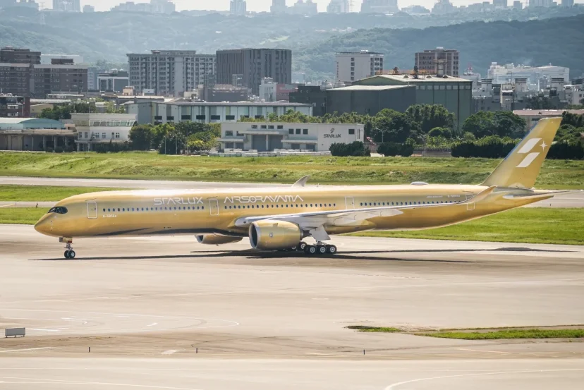 【スターラックス航空】空山基コラボ特別塗装機「AIRSORAYAMA GOLD」A350-1000が台湾到着！8月20日成田就航、金銀の奇跡の共演へ - 這裡胡說 JL TALKS