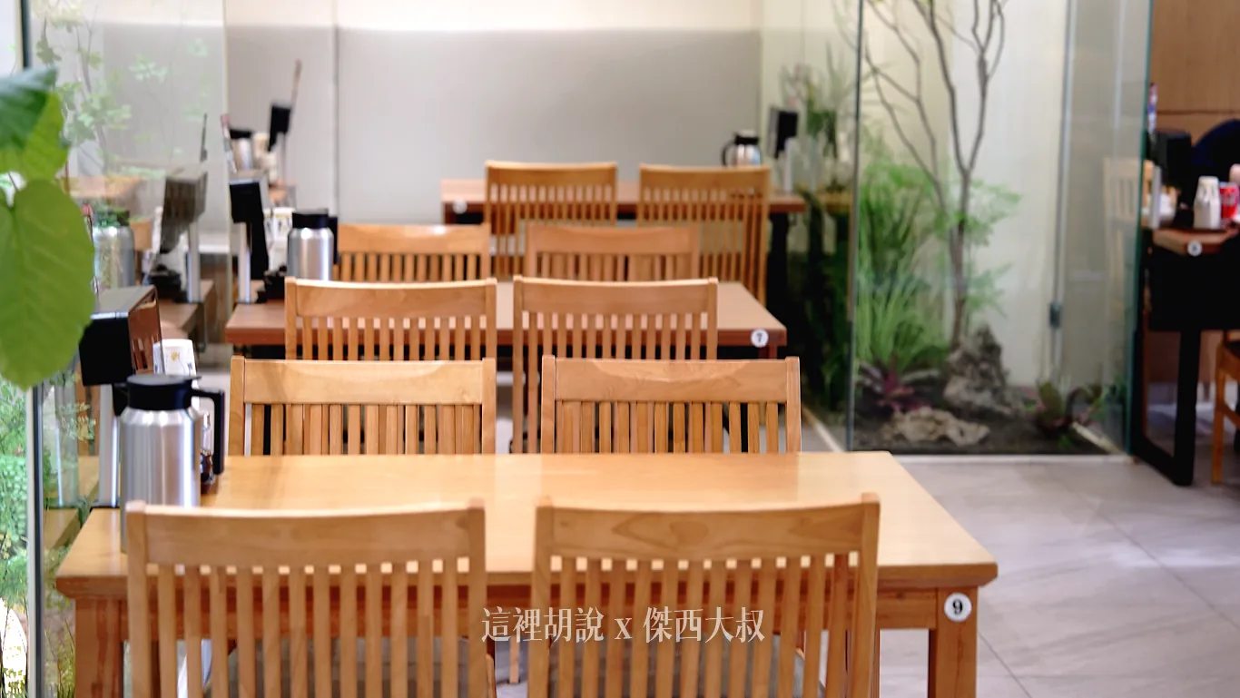 店內裝潢風格簡單 店內裝潢風格簡單