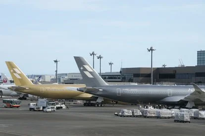 星宇航空空山基金銀雙機成田機場合體 10月1日上線 飛航東京.鳳凰城.布拉格 - 這裡胡說 JL TALKS