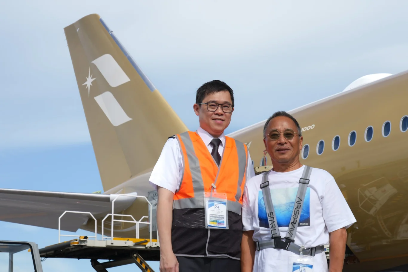 星宇航空空山基金銀雙機成田機場合體 10月1日上線 飛航東京.鳳凰城.布拉格:張國煒親自執飛桃園成田 兩架 A350-1000 首度海外同框 星宇航空空山基金銀雙機成田機場合體 10月1日上線 飛航東京.鳳凰城.布拉格:張國煒親自執飛桃園成田 兩架 A350-1000 首度海外同框