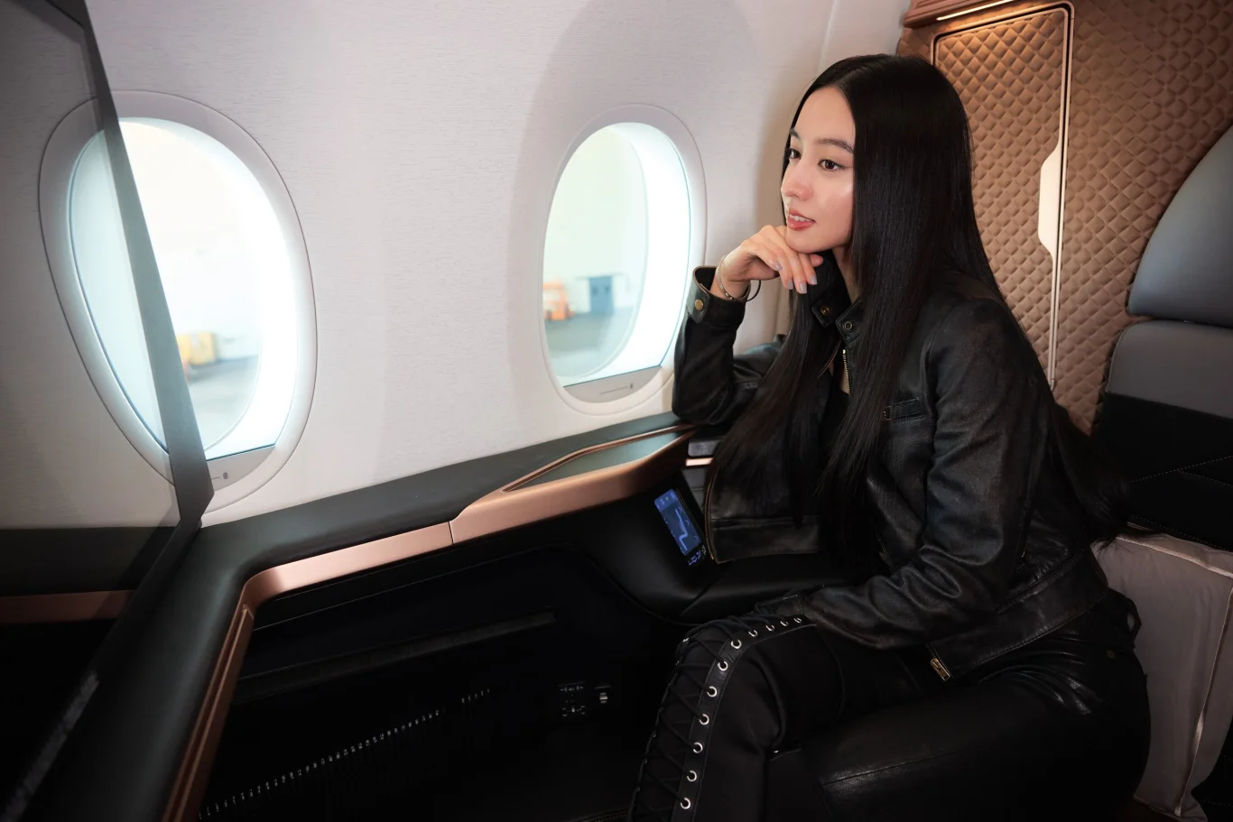星宇航空空山基藝術機返抵桃機 形象大使Koki訪棚廠看實機:綠幕宣傳後首見實機 形象大使抵達桃園機場走訪修護棚廠 星宇航空空山基藝術機返抵桃機 形象大使Koki訪棚廠看實機:綠幕宣傳後首見實機 形象大使抵達桃園機場走訪修護棚廠