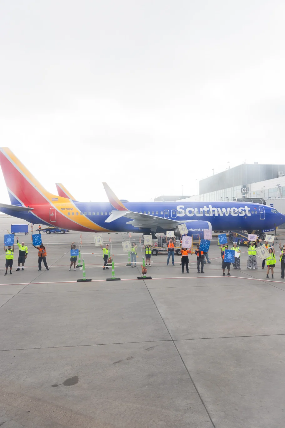 西南航空結盟喜願基金會15週年 年捐百萬美元助病童圓夢：攜手迪士尼於世界公主週圓夢 丹佛至奧蘭多航班打造主題候機