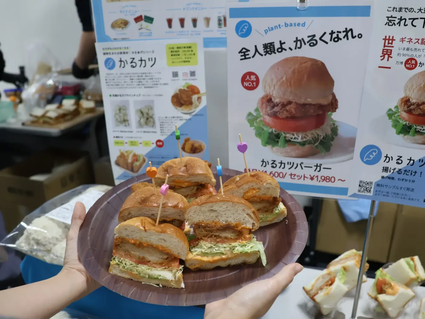 中部國際機場推動飲食多樣性認證 約30家店鋪引進逾百款素食與清真友善餐點伴手禮：專業機構監修並歷經七個月研發