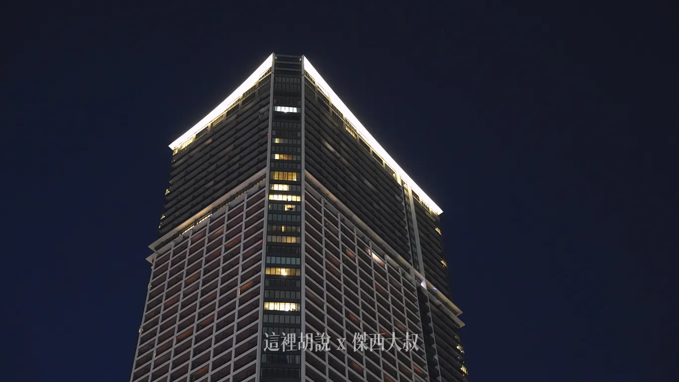 進入到夜色，可以更明顯看到高樓層的分際線