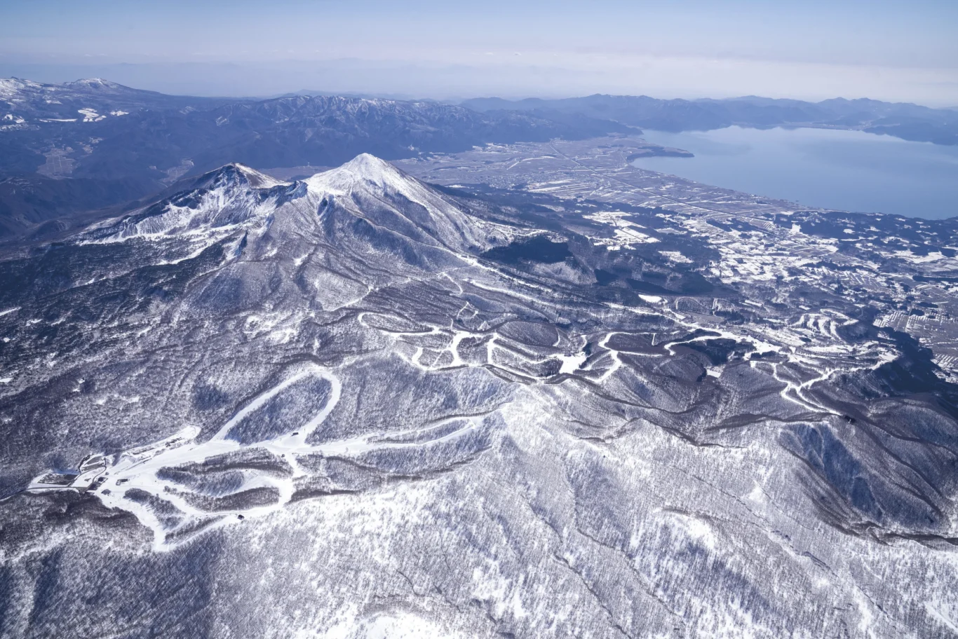 星野 NEKOMA Mountain 滑雪場全景