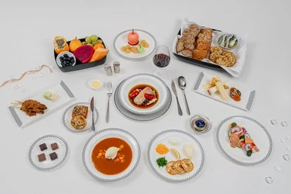 新加坡航空全面升級機上餐飲：全艙等推百道新菜與昆庭餐具 - 這裡胡說 JL TALKS