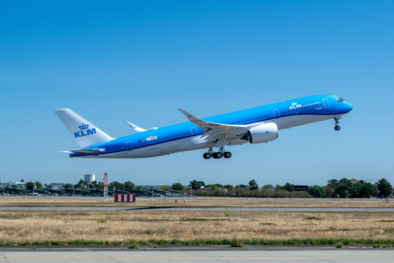 荷蘭皇家航空接收首架A350-900客機 展開長程機隊更新 - 這裡胡說 JL TALKS 荷蘭皇家航空接收首架A350-900客機 展開長程機隊更新 - 這裡胡說 JL TALKS